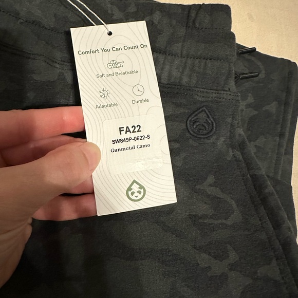 NWT Tasc Performance Joggers, Small, Gunmetal Camo - Picture 6 of 7